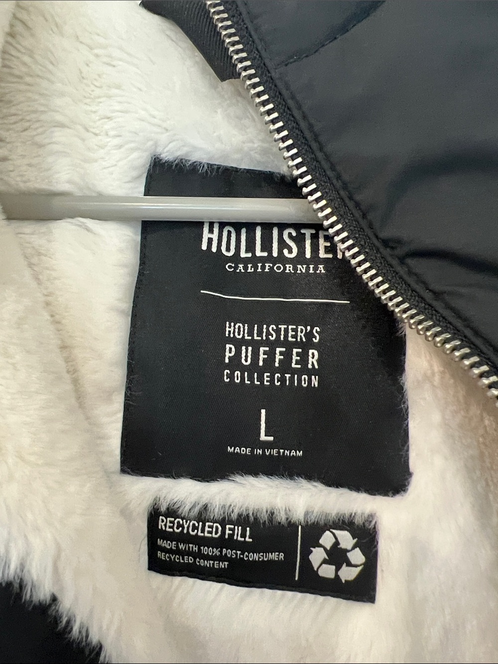 Hollister Black Puffer Jacket with White Sherpa Lining - Picture 2 of 4